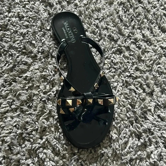 Valentino - Rockstud Studded Slipper in Black/Gold. - Picture 3 of 7